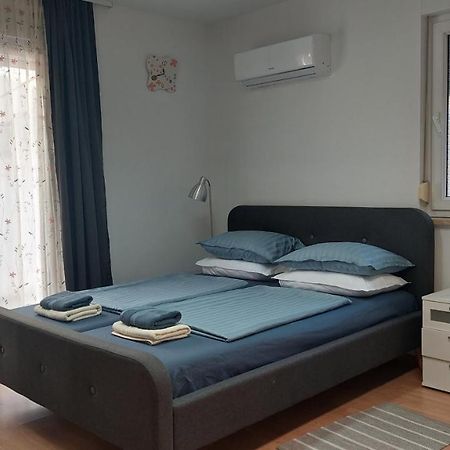 Studio 7Even Ground Floor พูลา ภายนอก รูปภาพ